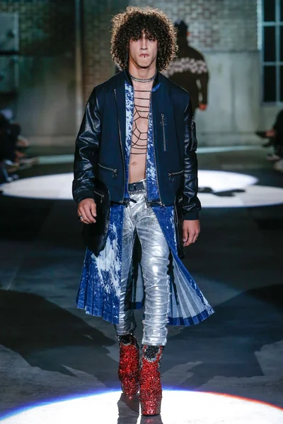Look 32